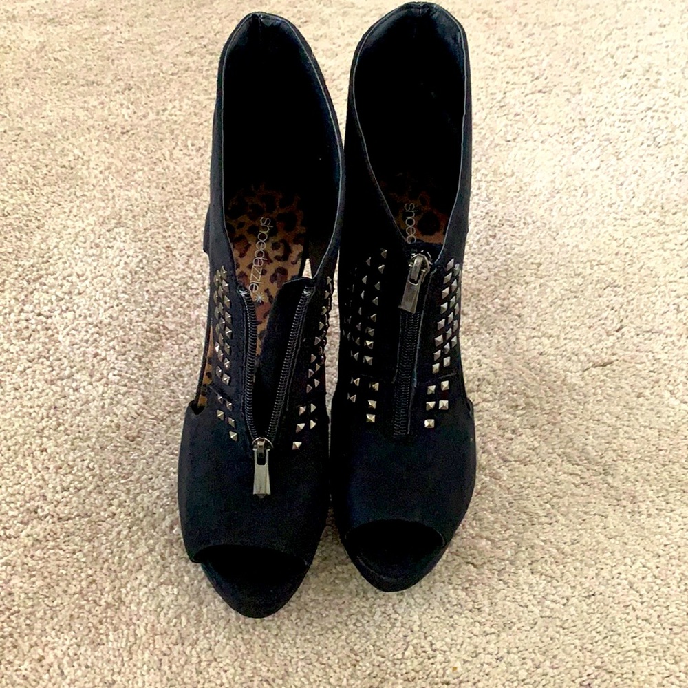 Shoedazzle booties - size 8